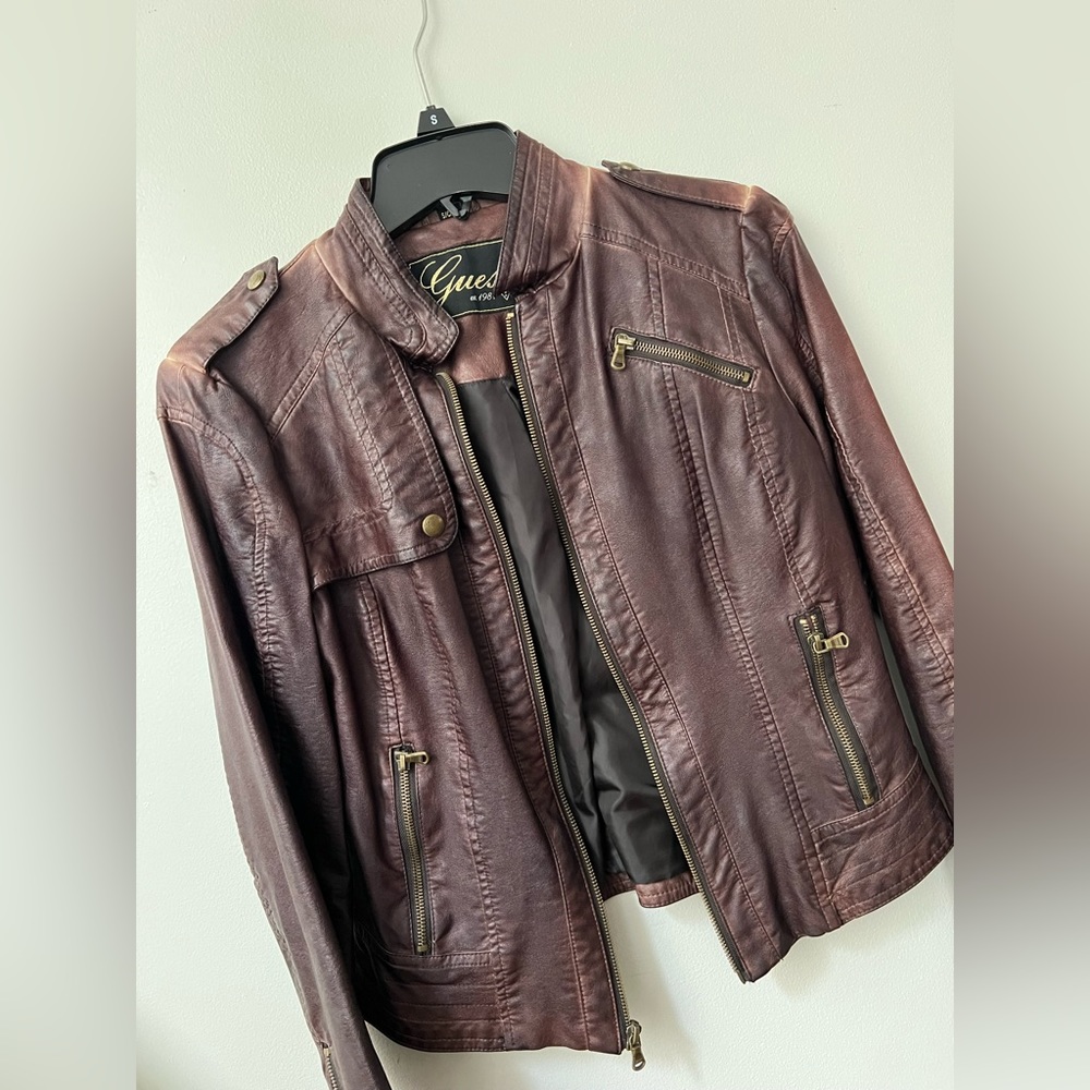 GUESS brown vintage short cute jacket - never worn. True to size.